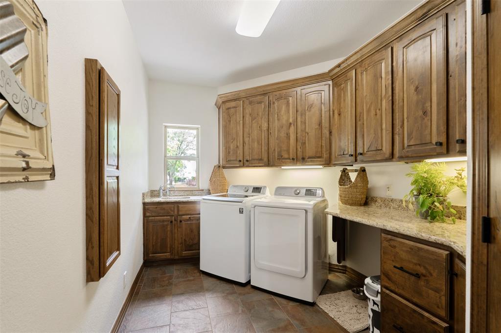 115 Saint Annes Drive, Mabank, Texas image 30