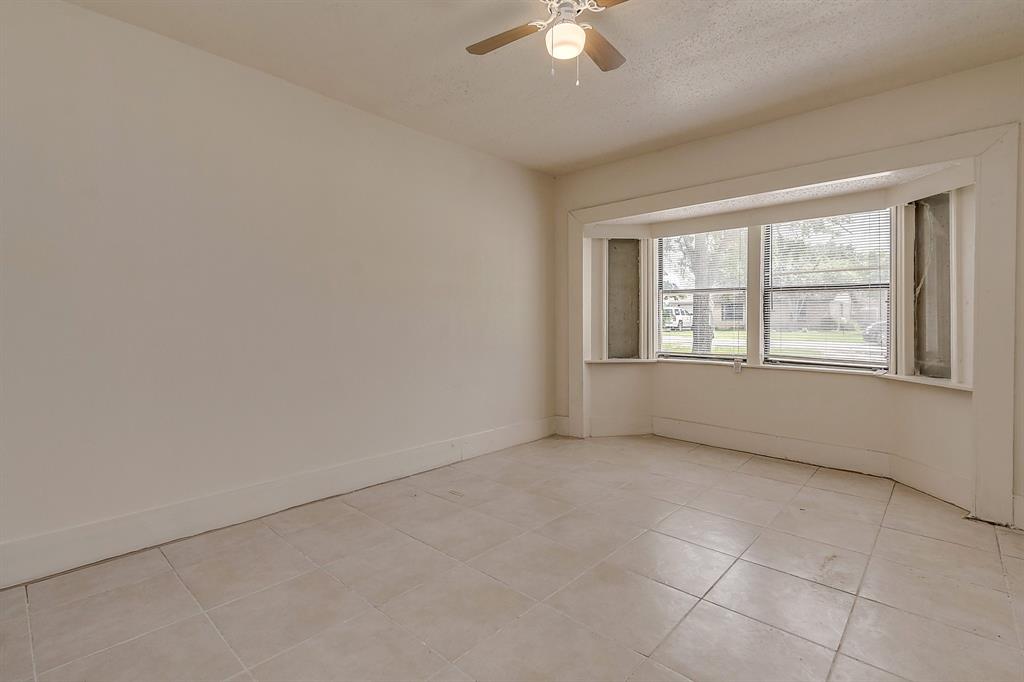 1723 Avenue B, Danbury, Texas image 5