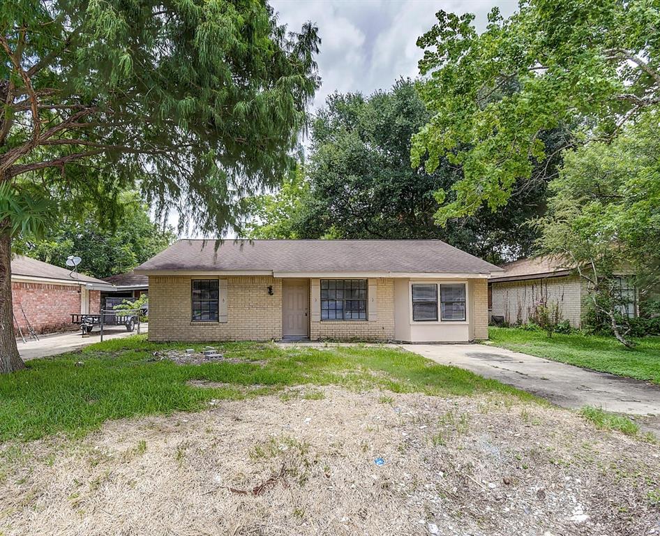 1723 Avenue B, Danbury, Texas image 1