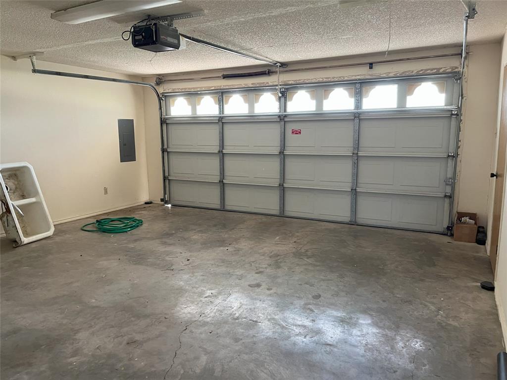 405 E 11th Street, Thornton, Texas image 20