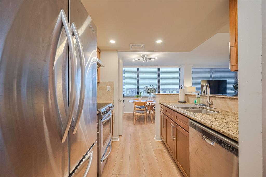 3525 Sage Road #1004, Houston, Texas image 19