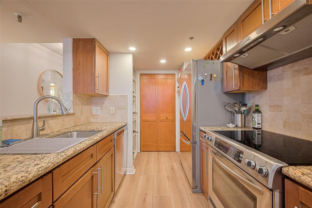 3525 Sage Road #1004, Houston, Texas image 14