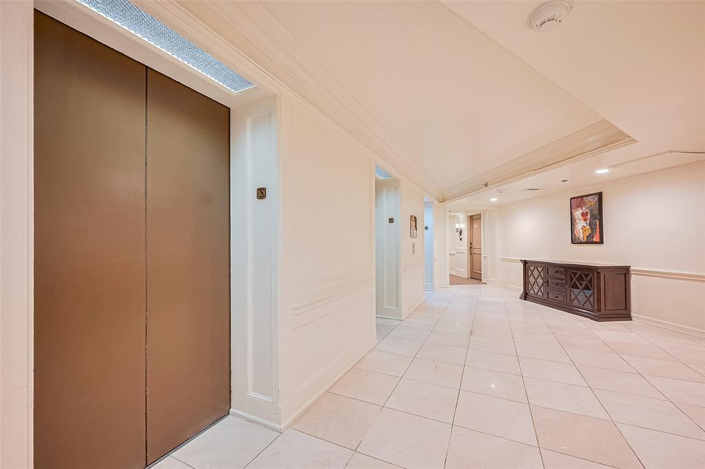 3525 Sage Road #1004, Houston, Texas image 36
