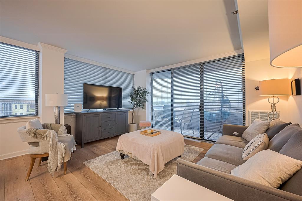 3525 Sage Road #1004, Houston, Texas image 1