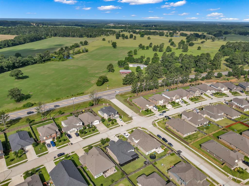 20142 Bushwick Falls Drive, Montgomery, Texas image 39