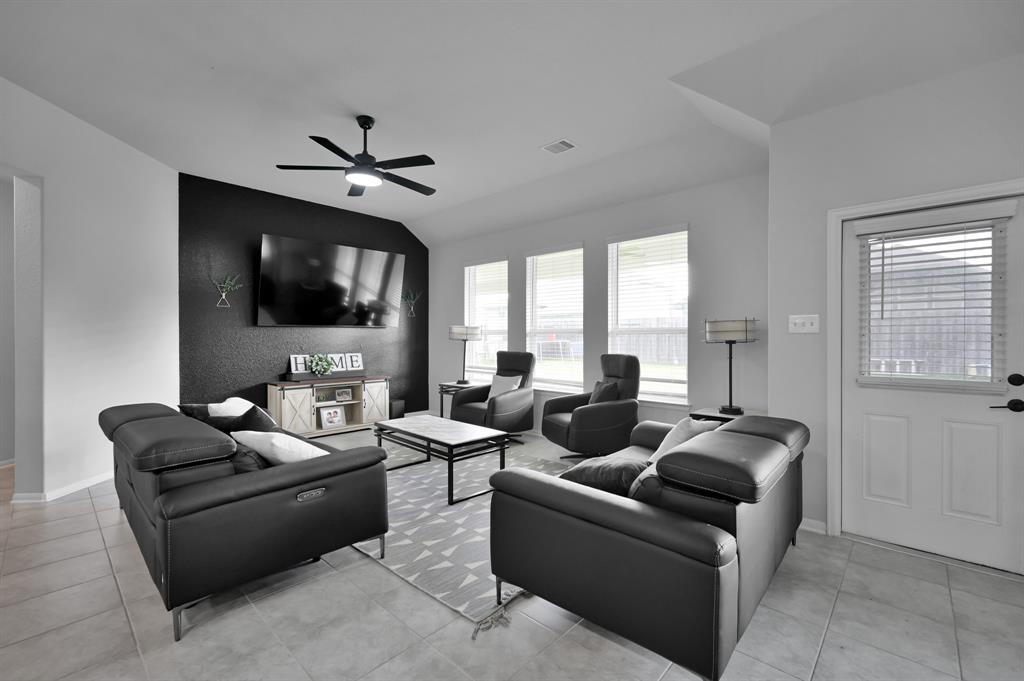 20142 Bushwick Falls Drive, Montgomery, Texas image 7