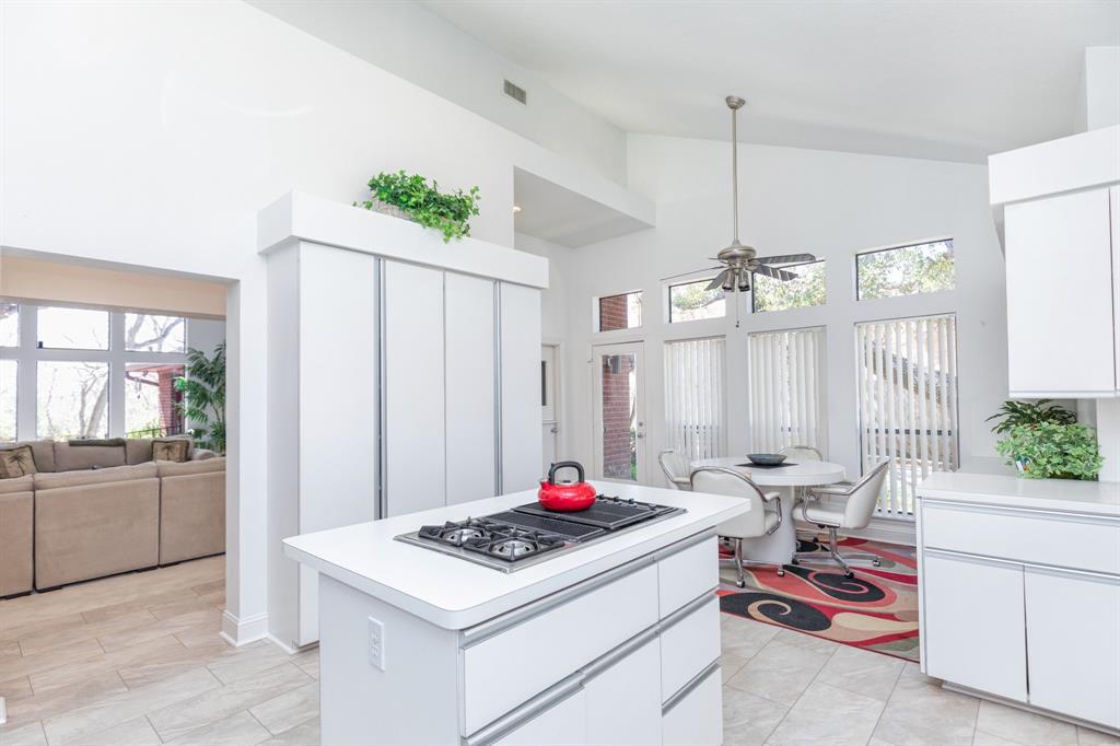 2104 Airline Drive, Friendswood, Texas image 12