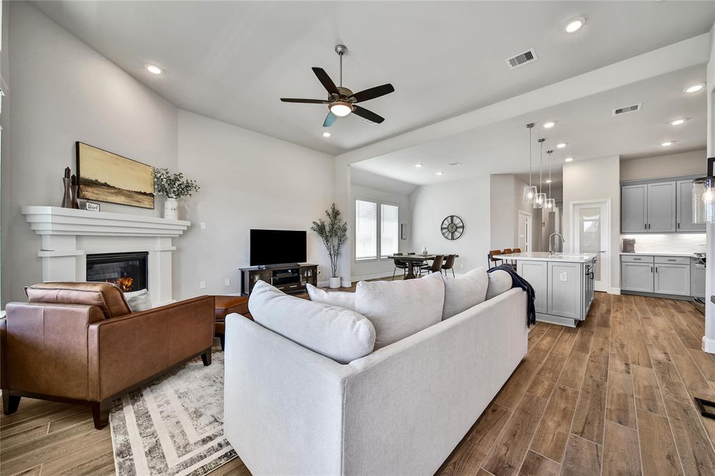 1602 Harvest Lake Drive, Missouri City, Texas image 16