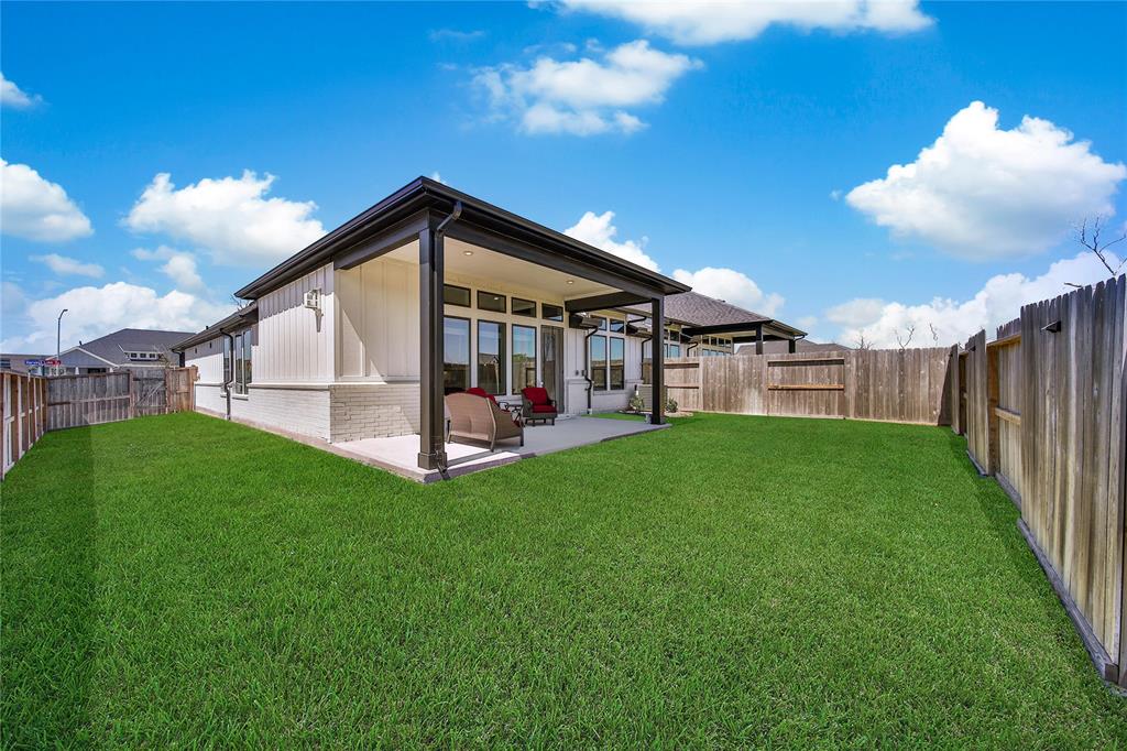 1602 Harvest Lake Drive, Missouri City, Texas image 25