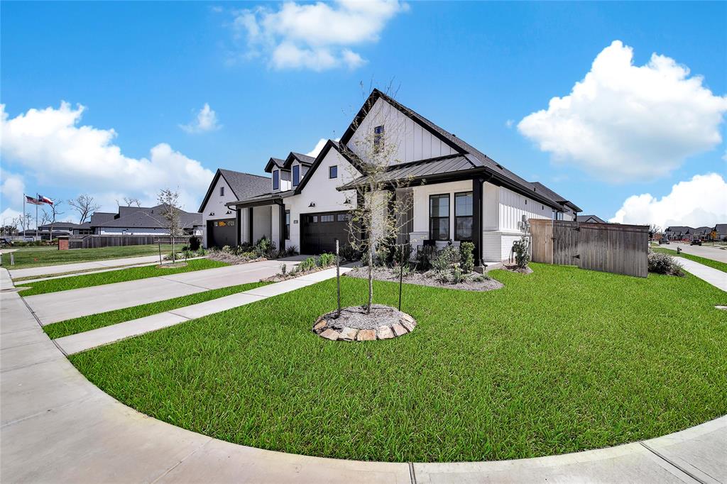 1602 Harvest Lake Drive, Missouri City, Texas image 2