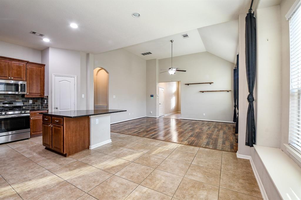 6406 Hunters Way Lane, Baytown, Texas image 13