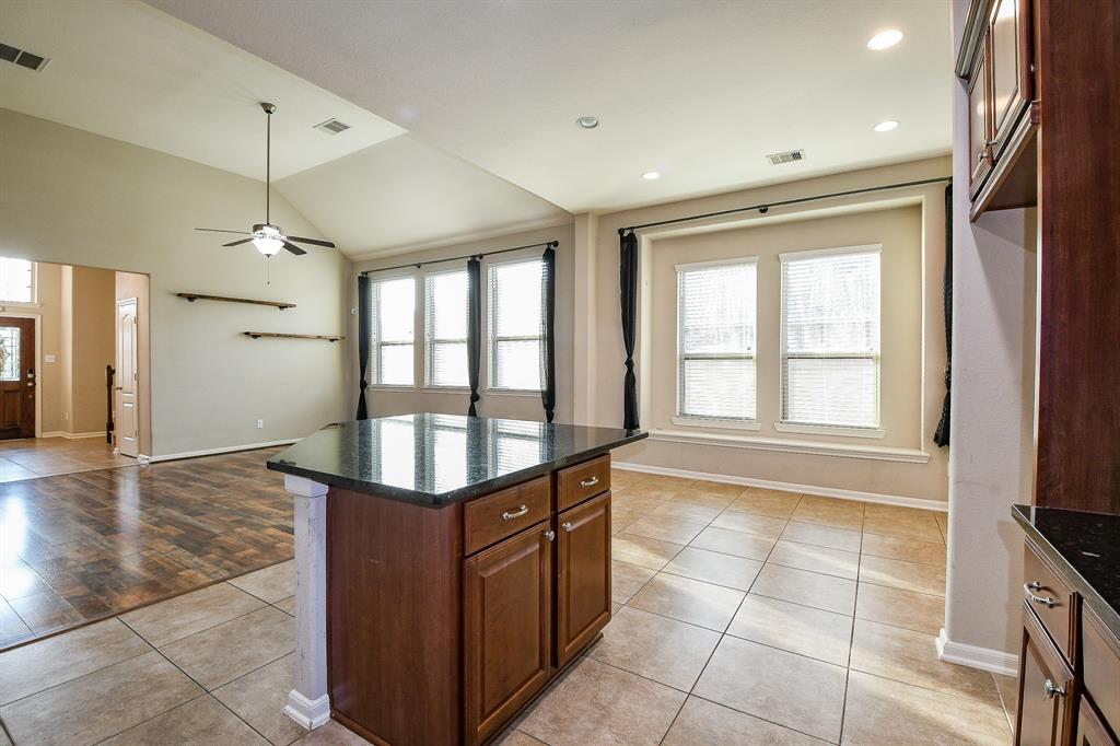 6406 Hunters Way Lane, Baytown, Texas image 17