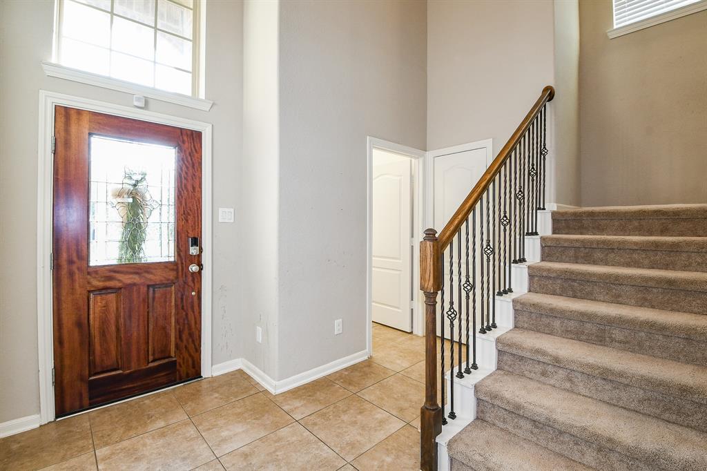 6406 Hunters Way Lane, Baytown, Texas image 8