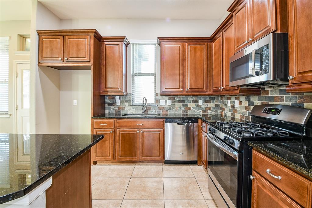 6406 Hunters Way Lane, Baytown, Texas image 18