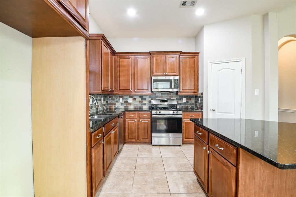 6406 Hunters Way Lane, Baytown, Texas image 16