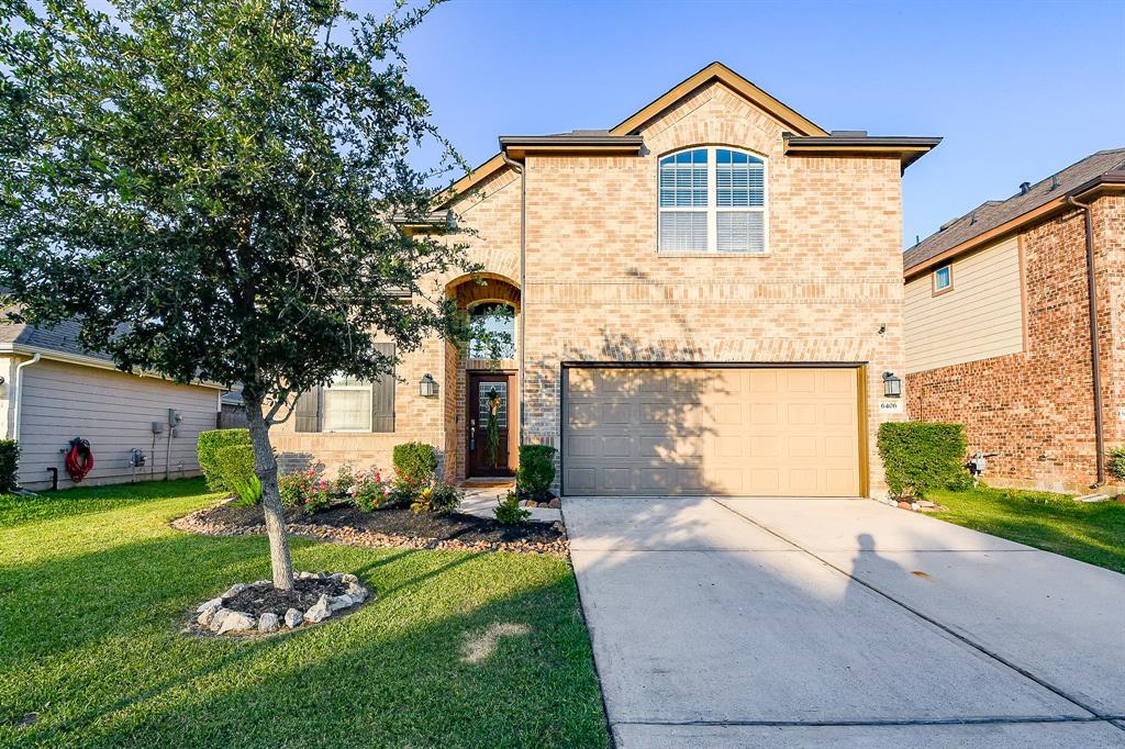 6406 Hunters Way Lane, Baytown, Texas image 2