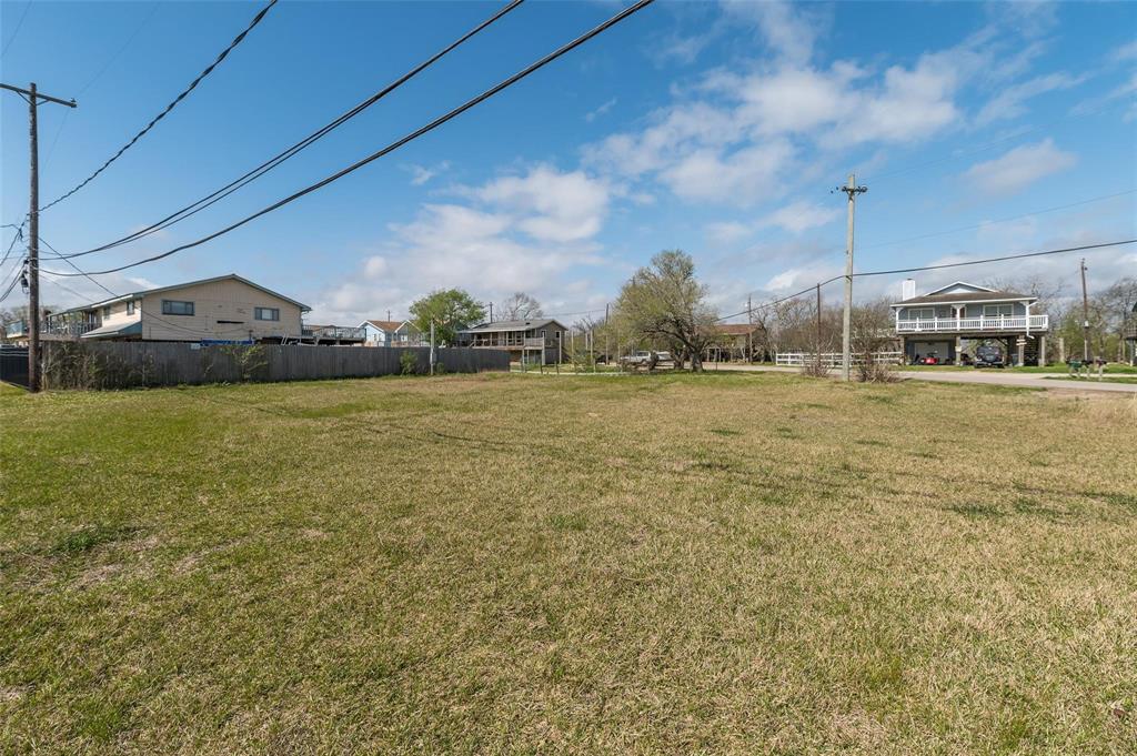 1604 Dick Bay Drive, San Leon, Texas image 6