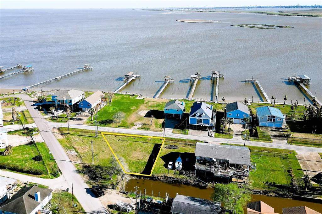 1604 Dick Bay Drive, San Leon, Texas image 4