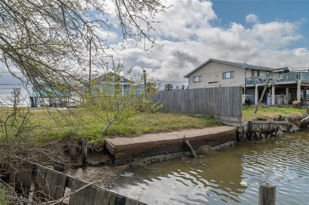 1604 Dick Bay Drive, San Leon, Texas image 12