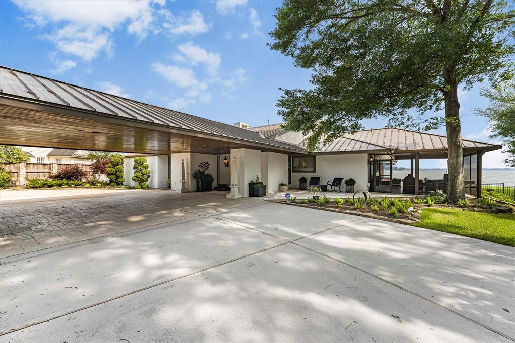 165 Lake View Circle, Conroe, Texas image 5