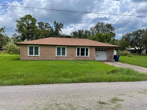 A home in Angleton