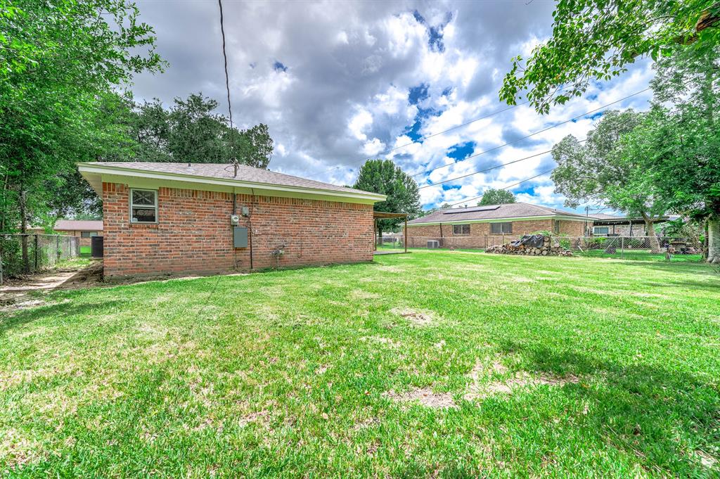 637 Circle Way, Alvin, Texas image 26