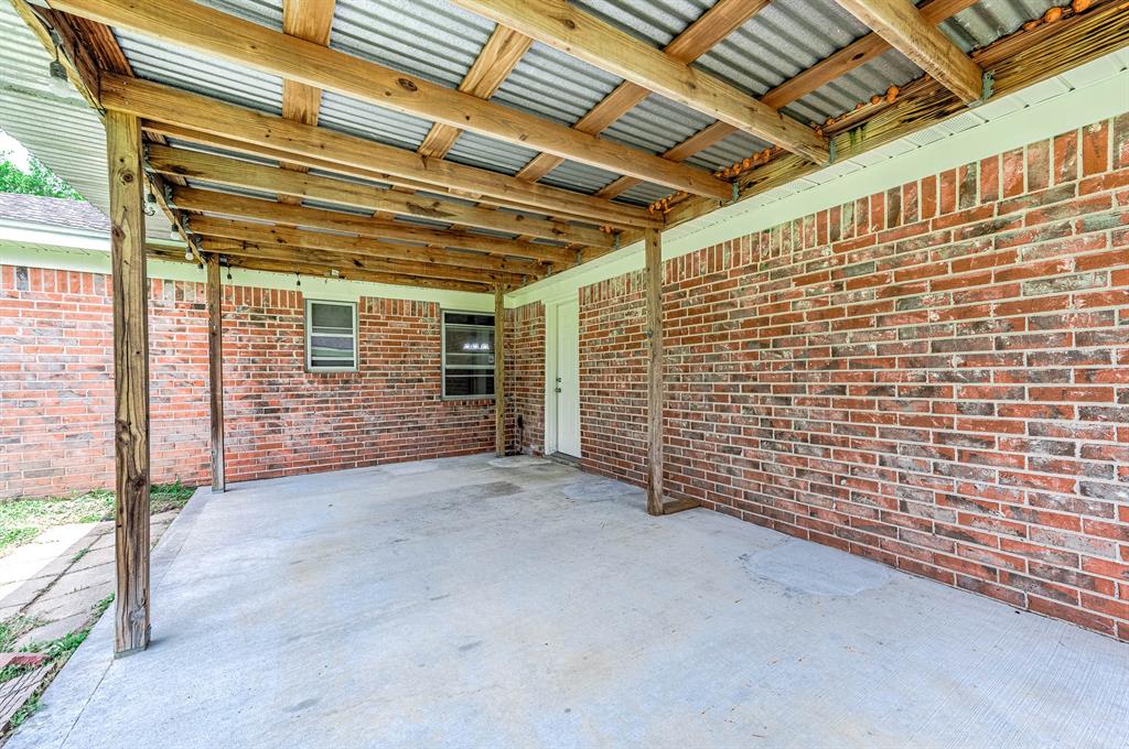 637 Circle Way, Alvin, Texas image 27