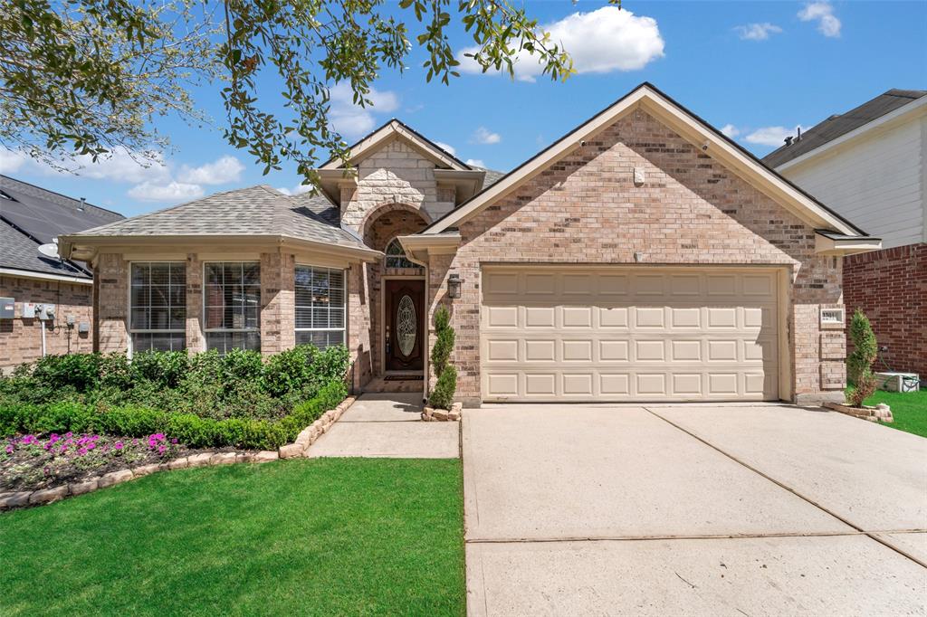 22914 Cove Timbers Court, Tomball, Texas image 1