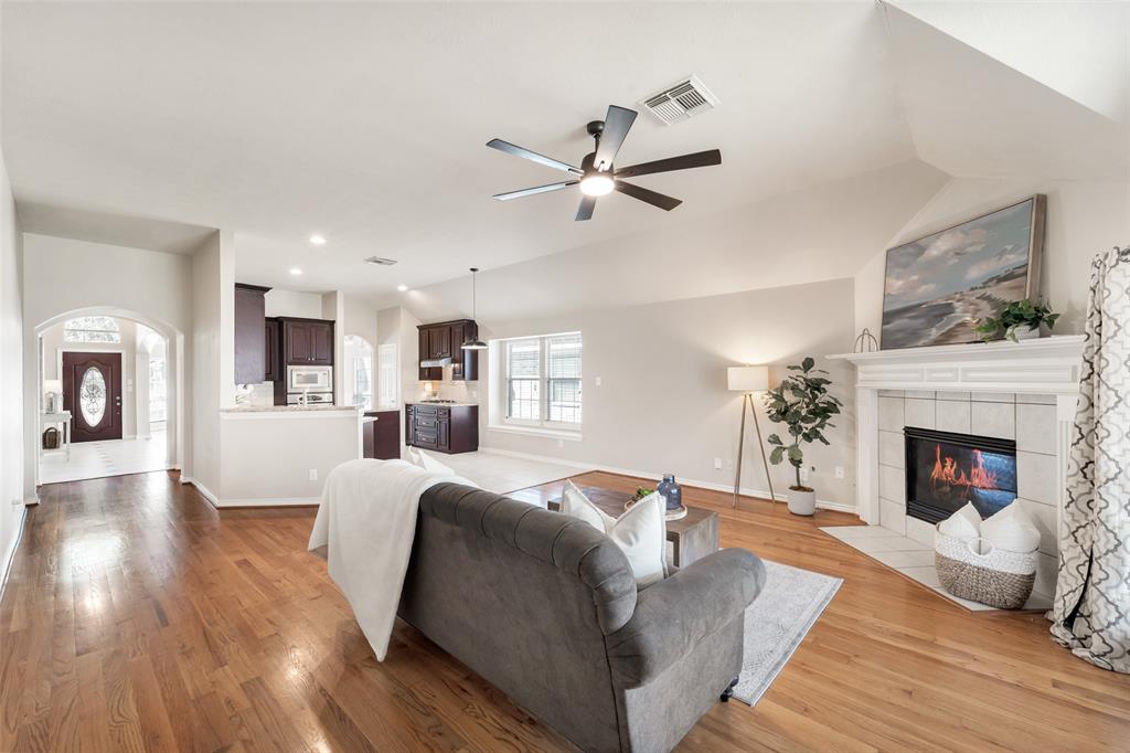 22914 Cove Timbers Court, Tomball, Texas image 4