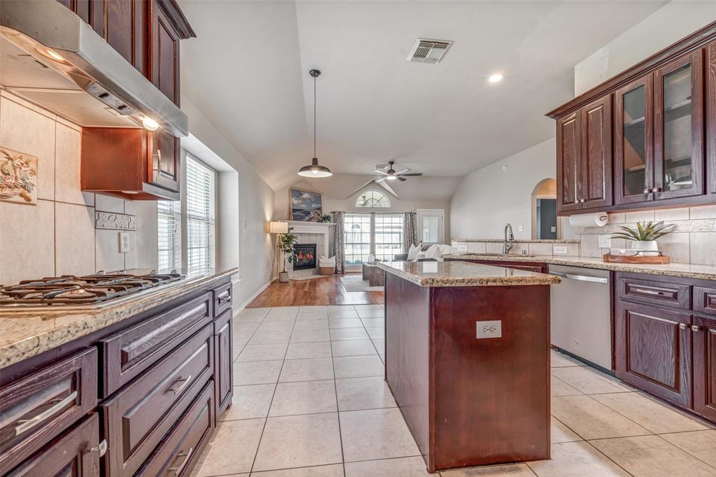 22914 Cove Timbers Court, Tomball, Texas image 8