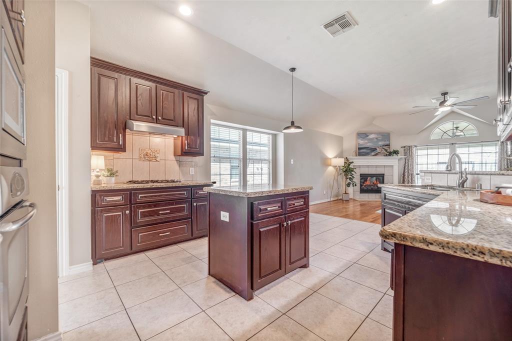22914 Cove Timbers Court, Tomball, Texas image 5