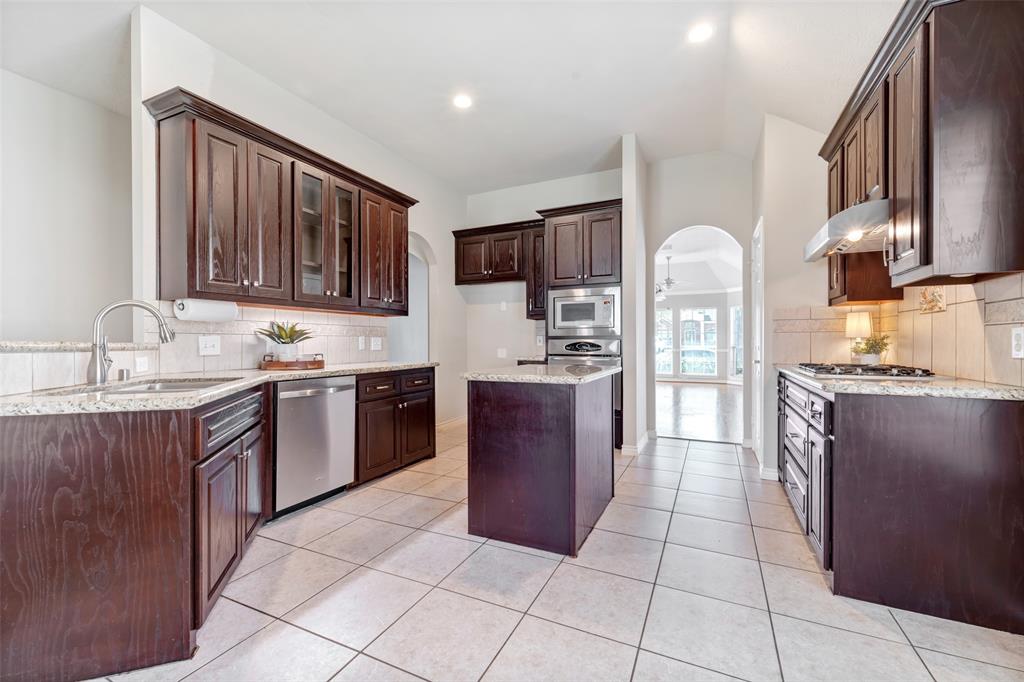 22914 Cove Timbers Court, Tomball, Texas image 6