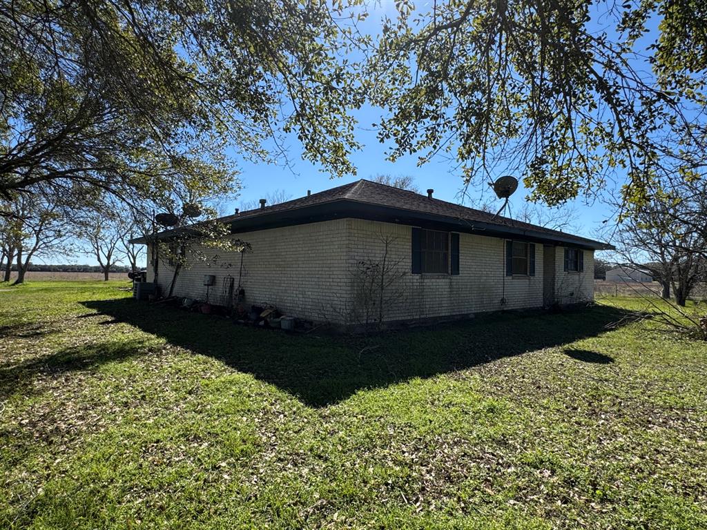 7181 Fm 1300 Road, Louise, Texas image 4