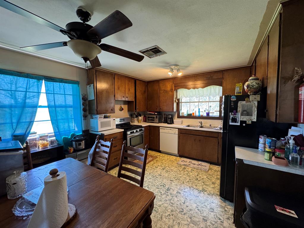 7181 Fm 1300 Road, Louise, Texas image 18