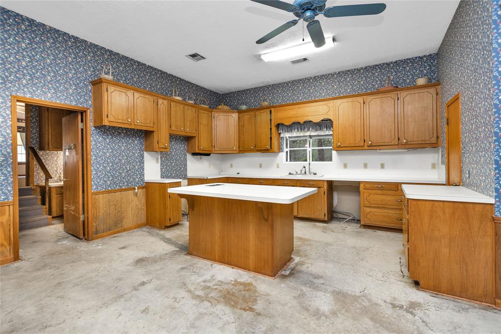 24614 Spruce, Huntsville, Texas image 14