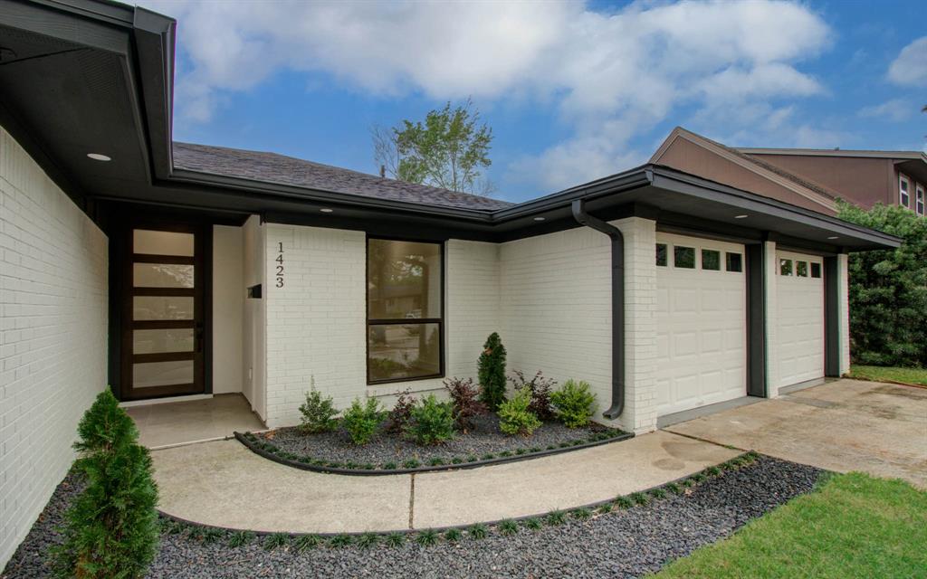 1423 Mapleton Drive, Houston, Texas image 2