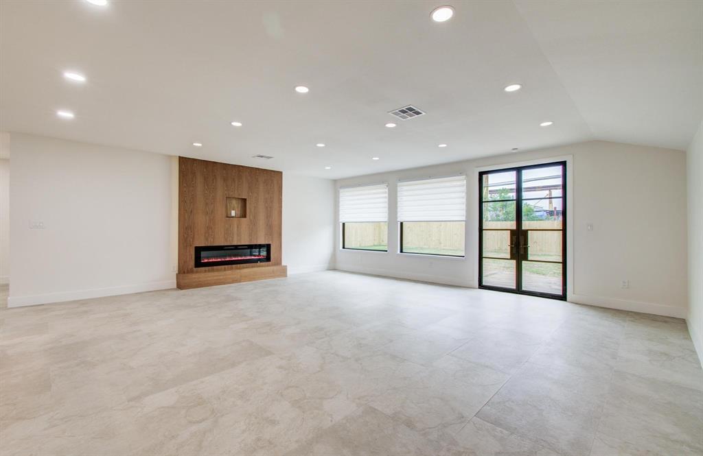 1423 Mapleton Drive, Houston, Texas image 12