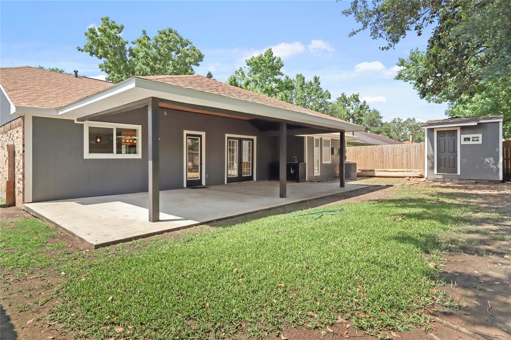 2419 Tall Ships Drive, Friendswood, Texas image 22