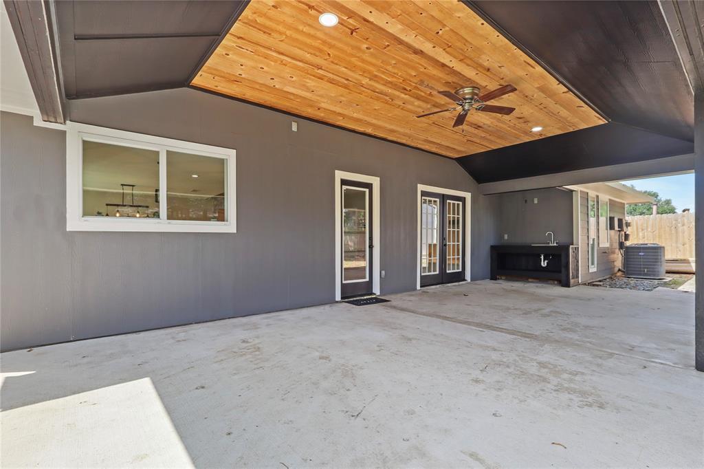 2419 Tall Ships Drive, Friendswood, Texas image 21