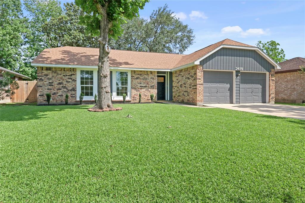 2419 Tall Ships Drive, Friendswood, Texas image 3