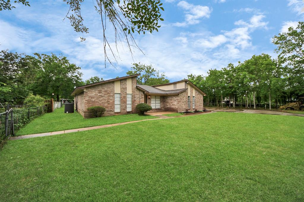 2257 County Road 206, Alvin, Texas image 7
