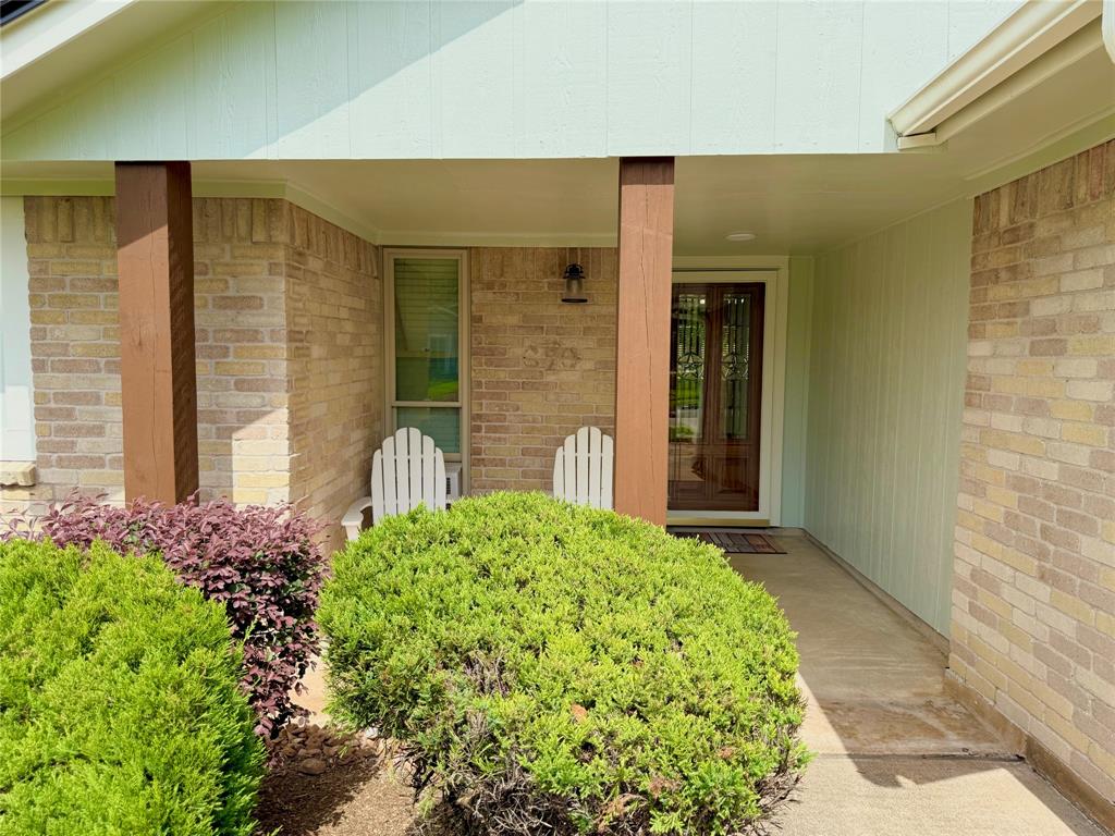 3702 Windsor Drive