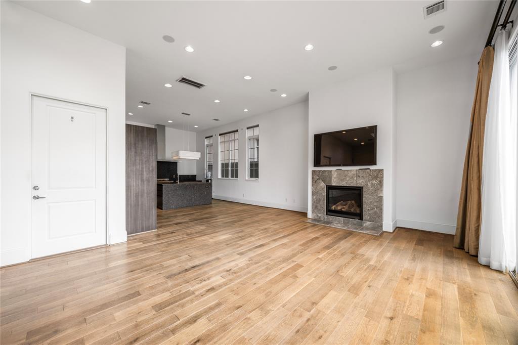 Houston, Texas 77043, United States, 4 Bedrooms Bedrooms, ,5 BathroomsBathrooms,Residential,Active,189015