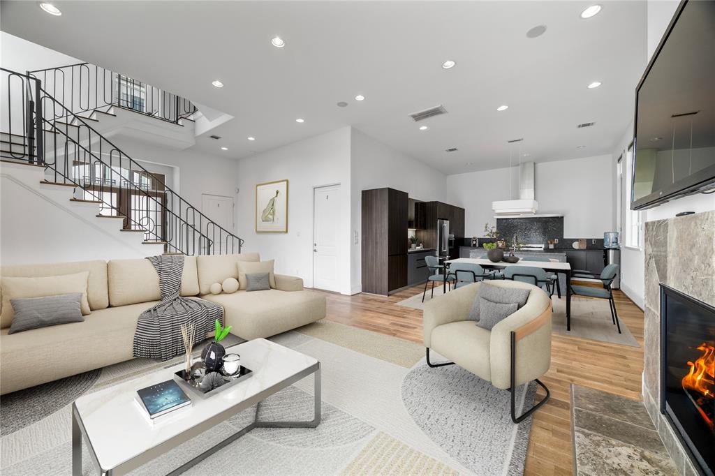 Houston, Texas 77043, United States, 4 Bedrooms Bedrooms, ,5 BathroomsBathrooms,Residential,Active,189015