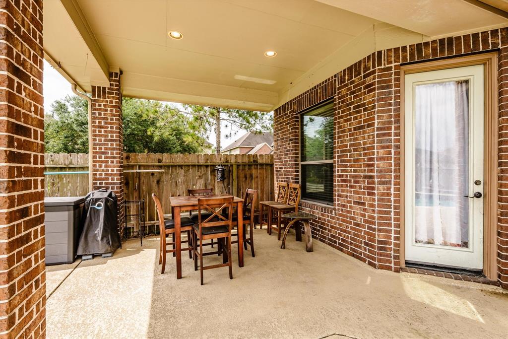 9431 Copper Cove Lane, Rosharon, Texas image 25