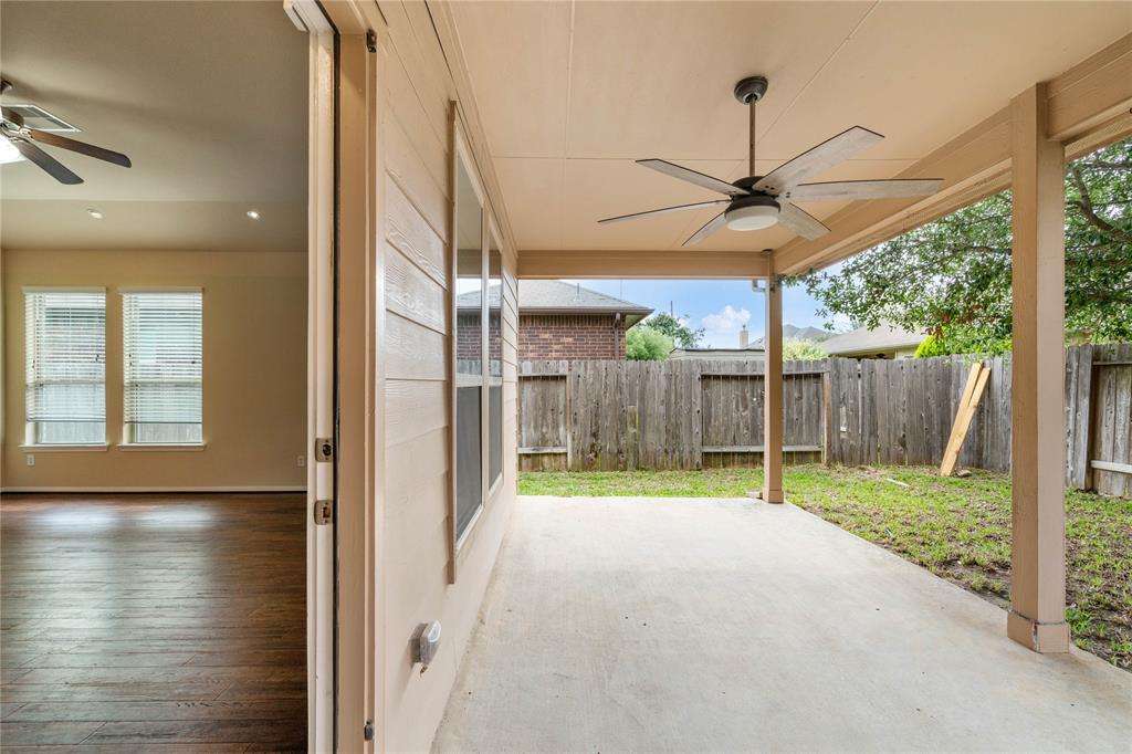 8934 Finnery Drive, Tomball, Texas image 25