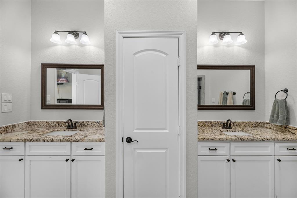 630 Rain Cloud Drive, Baytown, Texas image 14