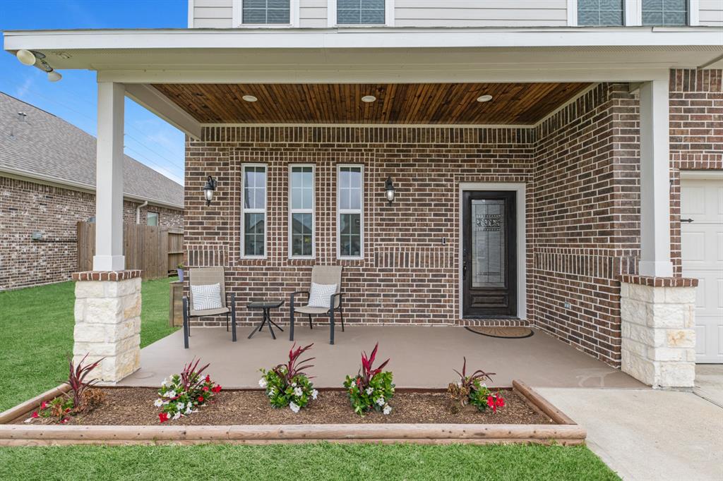 630 Rain Cloud Drive, Baytown, Texas image 4