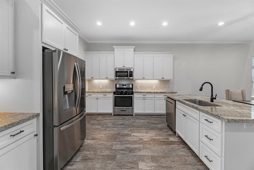 630 Rain Cloud Drive, Baytown, Texas image 5