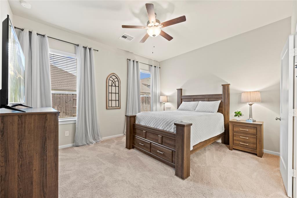 7015 Winterberry Glen Lane, Katy, Texas image 9